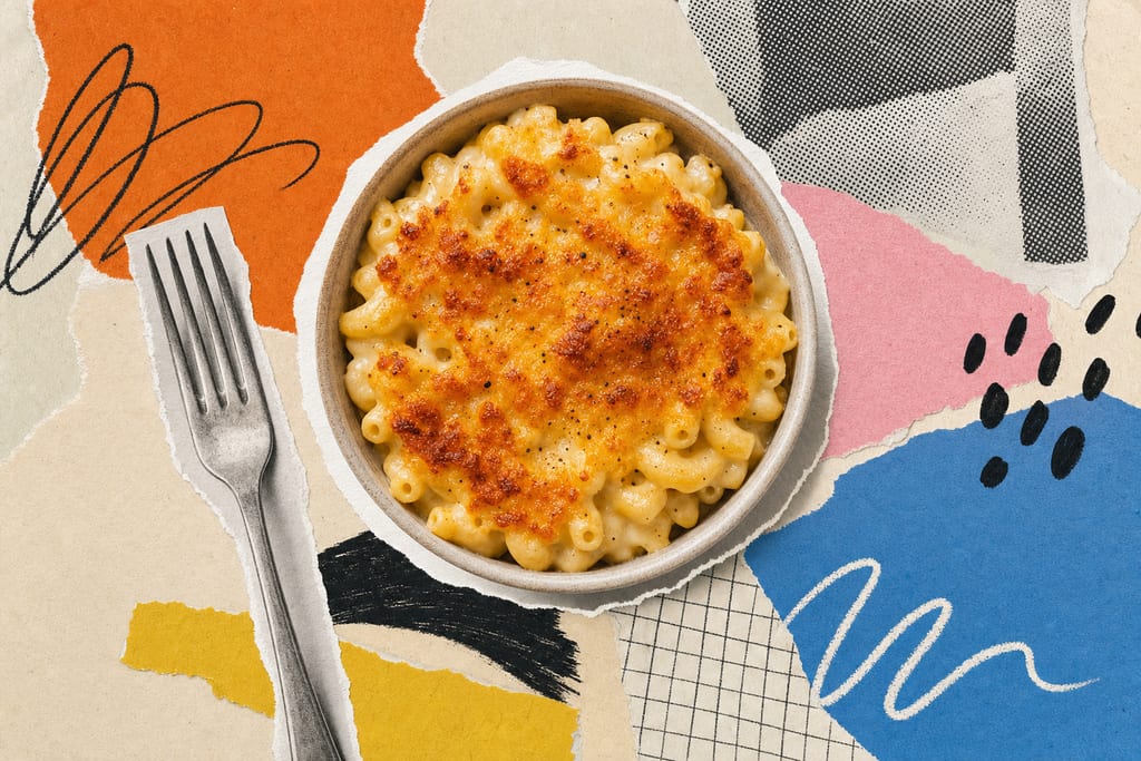 Creamy baked bowl with golden crust illustrating chick fil a macaroni and cheese calories and texture
